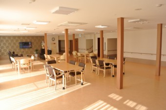 1階食堂・居間 (600x402)